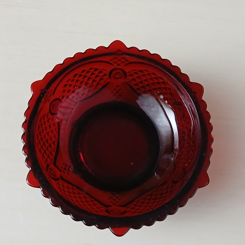 Elegant Avon Cape Cod Ruby Red Glass Bowl - Picture 3 of 7